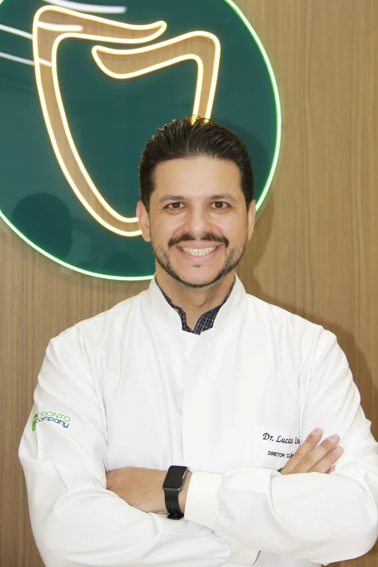 Retrato atual do Dr. Lucas Issa na unidade Mandacaru
